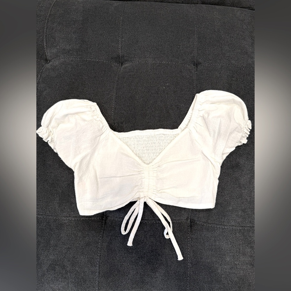Ruffle sleeve crop top